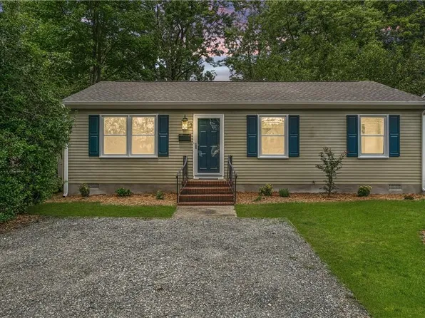 3 Alpine St, Newport News, VA 23606