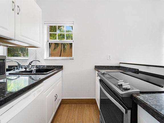 3rd image of 1255 Pennsylvania Ave APT 300