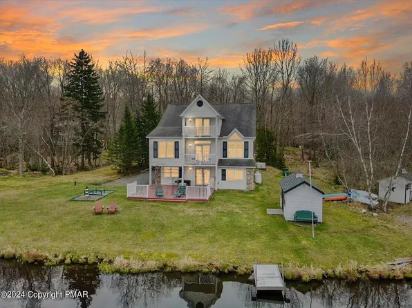 1429 Arrowhead Dr, Pocono Lake, PA 18347