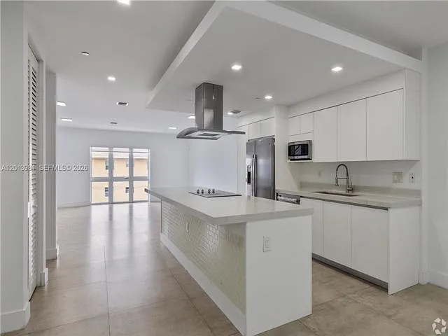 434 SW 10th Ave — Photo 15