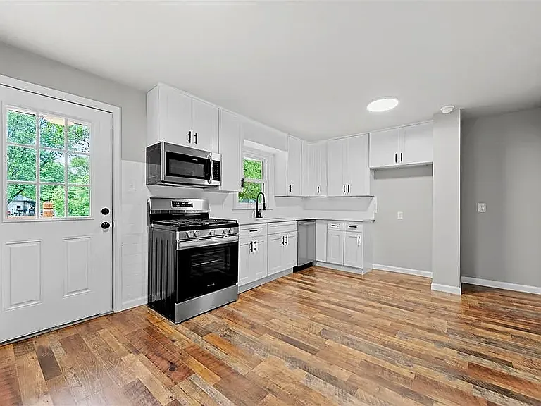 506 Meyer Rd — Photo 9