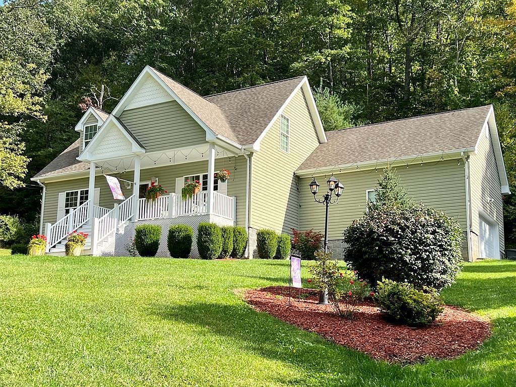 122 Larchwood Rd, Bluefield, WV 24701 Zillow