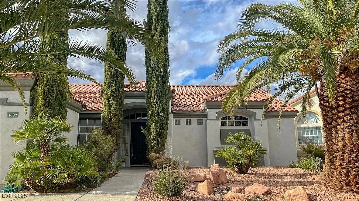3 bed, 2.5 bath, 2287 sqft, $2,650 — Photo 3