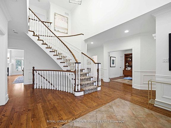 4th image of 100 Rathburn Rd
