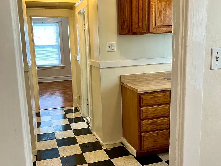 7401 Zephyr Pl #2E — Photo 11