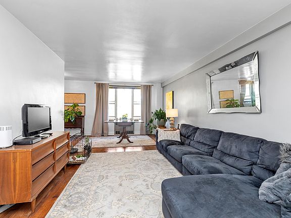 3rd image of 20920 18th Ave APT 5F