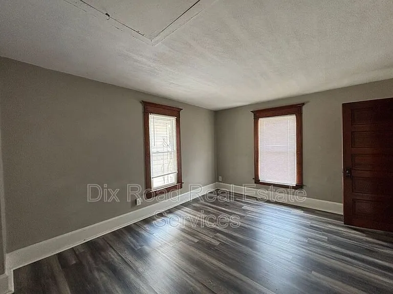 309 Moore St — Photo 16