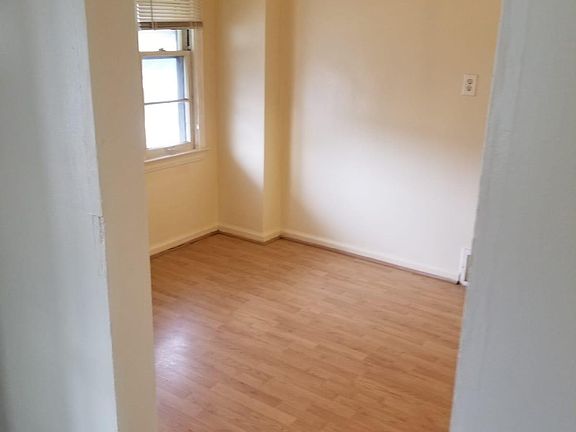 4th image of 1375 Washington Ave
