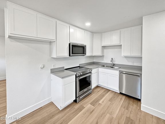 4th image of 535 E LINCOLN Avenue