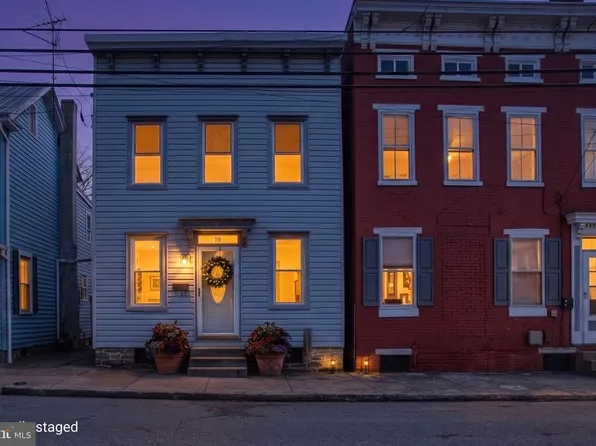 19 W Harrisburg St, Dillsburg, PA 17019