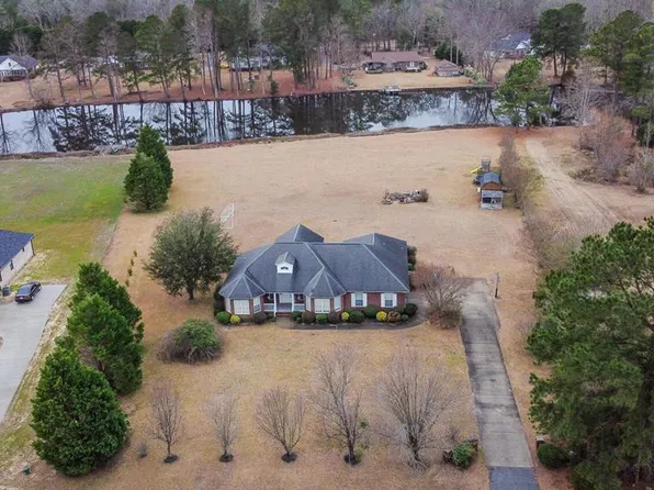 215 E Emerald Lake Dr, Sumter, SC 29153