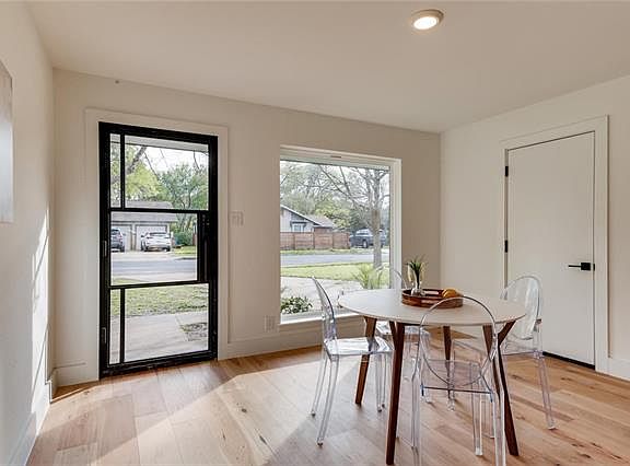 5th image of 5124 Meadow Creek Dr