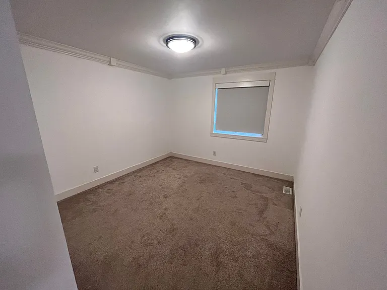 2331 Bainbridge Ct — Photo 8