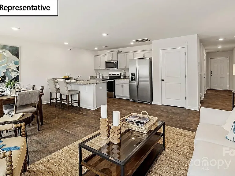 5026 Hyrule Dr — Photo 3