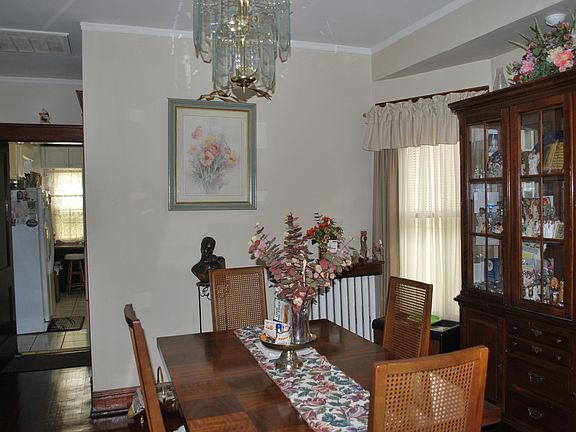 4th image of 812 N Taylor Ave