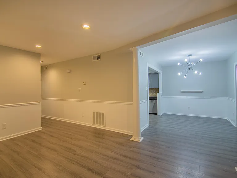 7908 Horse Chestnut Ln #7908 — Photo 5
