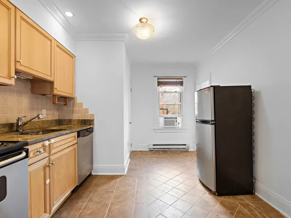 400 2nd Street image 3 of 12