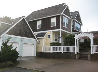 707 NW High St, Newport, OR 97365