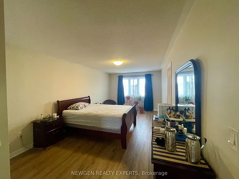 42 Crystalview Cres #UPPER — Photo 14
