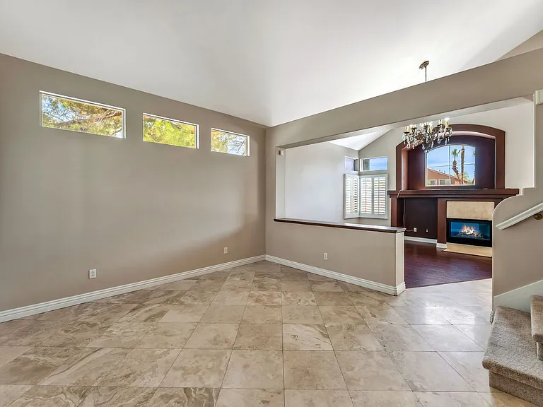 10401 Horseback Ridge Ave — Photo 4