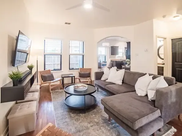 510 Mueller St, Fredericksburg, TX 78624