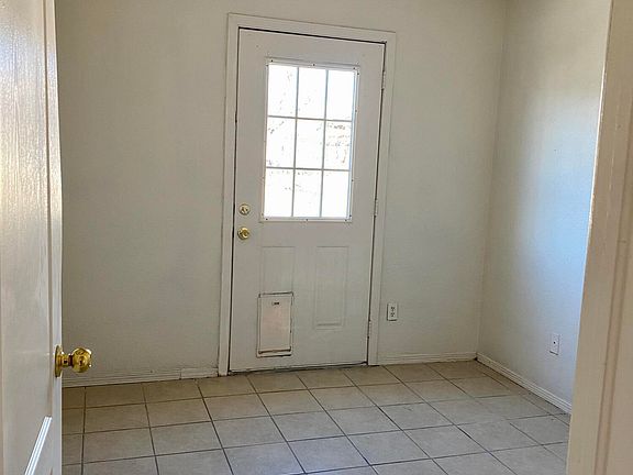 3rd image of 12021 Kings Crest Dr