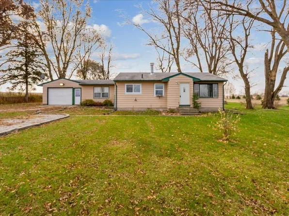 29576 110th St, Cedar Falls, IA 50660