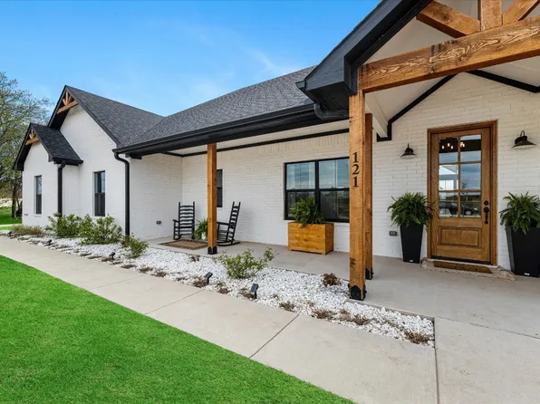 121 Chisolm Trl, Pottsboro, TX 75076