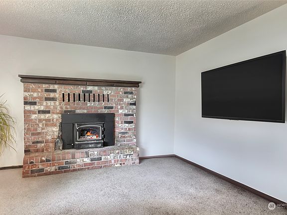 3rd image of 2327 Sherwood Lane