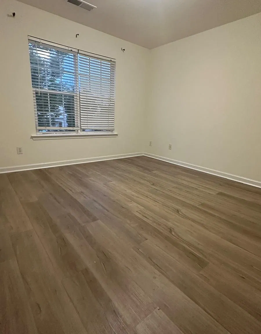 4 bed, 2.5 bath, 2350 sqft, $2,300 — Photo 1
