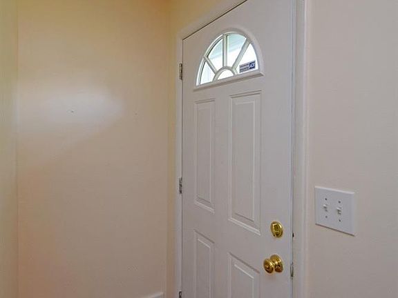 3rd image of 8456 Fernwell Dr