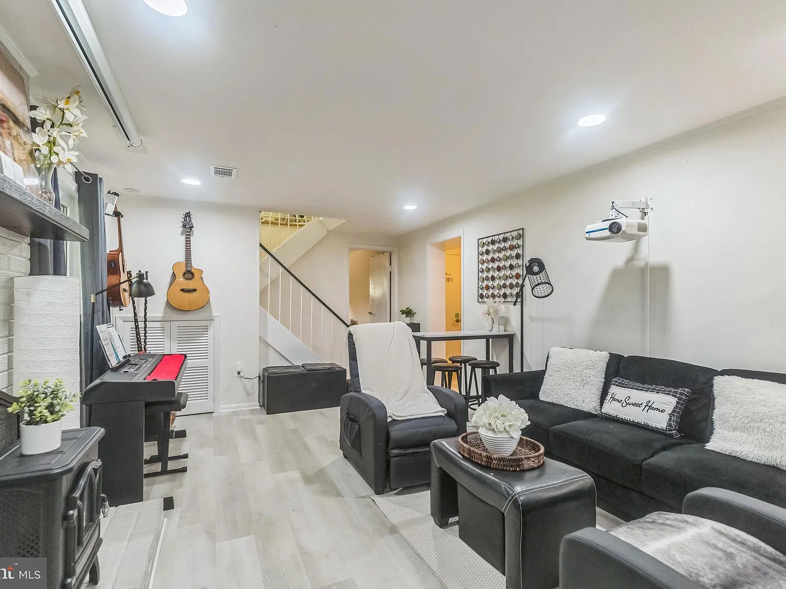 2 bed, $1,800 — Photo 3
