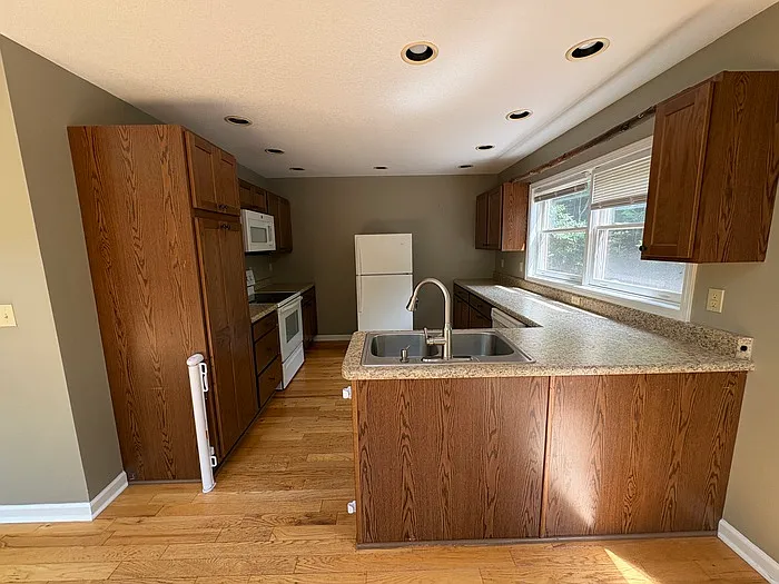 275 N Sugar Creek Dr — Photo 6