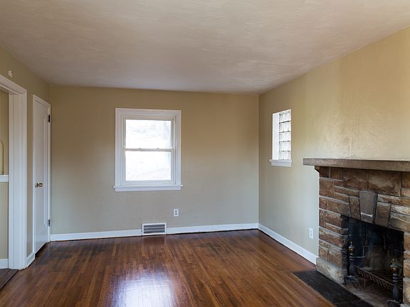 5th image of 247 Broadmoor Ave