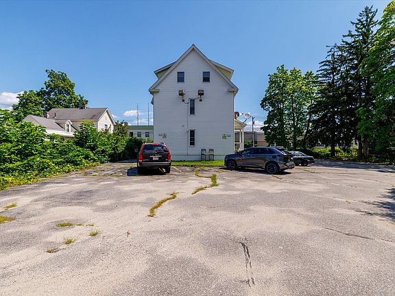 5th image of 17 Rockdale St