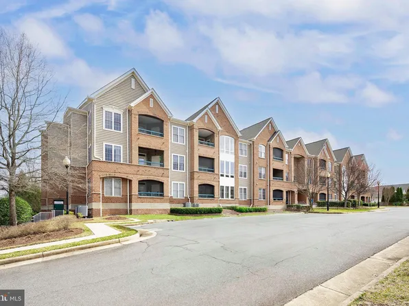 13891 Chelmsford Dr APT 211, Gainesville, VA 20155
