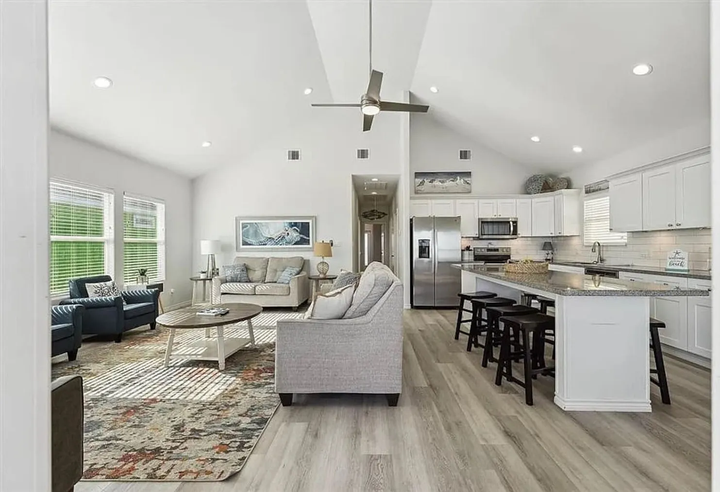 3 bed, 2.0 bath, 1345 sqft, $4,690 — Photo 3