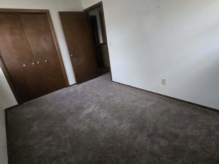 6113 Beard Ave N — Photo 5
