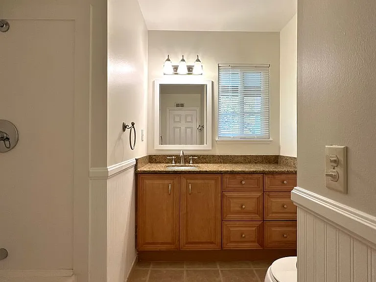 429 Daytona Dr — Photo 17