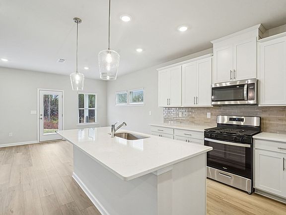 The Johnson floorplan with the Finesse White interior package.