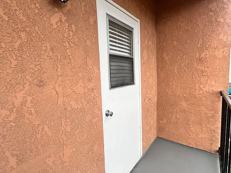 1769 Daly-Grand Apartments — Photo 26