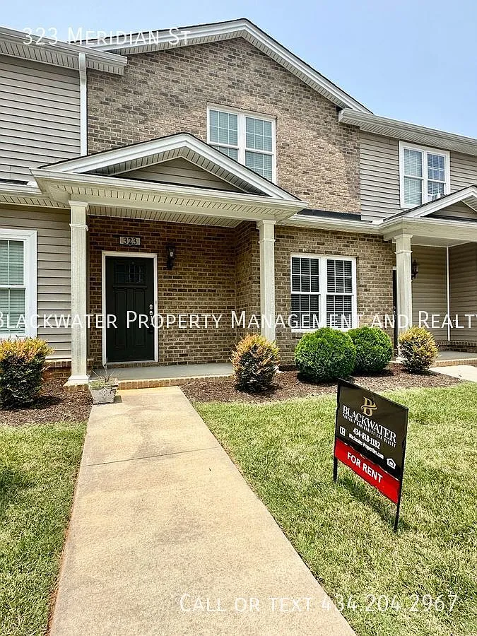 3 Bedroom Townhouse in Cornerstone! — Photo 2