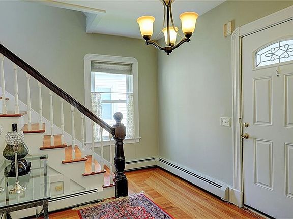 5th image of 455 Eaton St