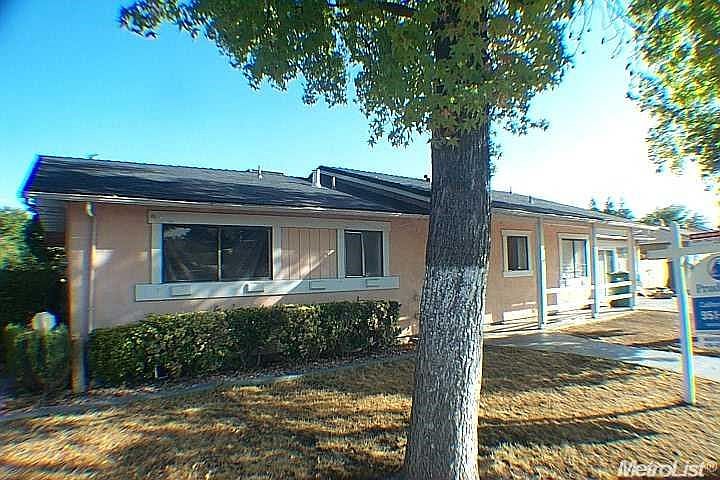 1st image of 1717 Sandalwood Dr