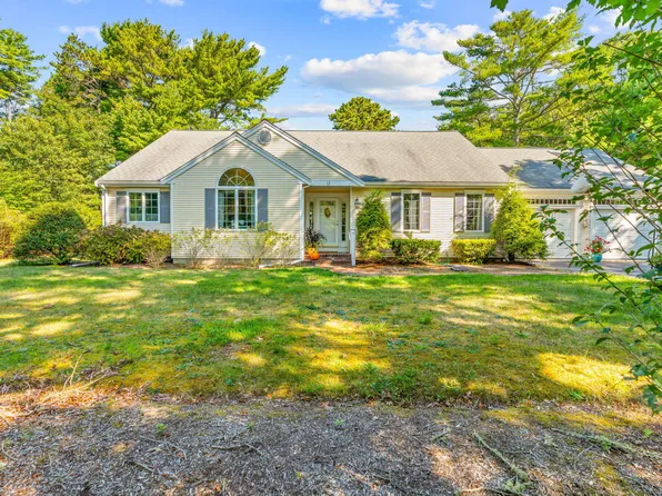 12 Yardarm Drive, Mashpee, MA 02649