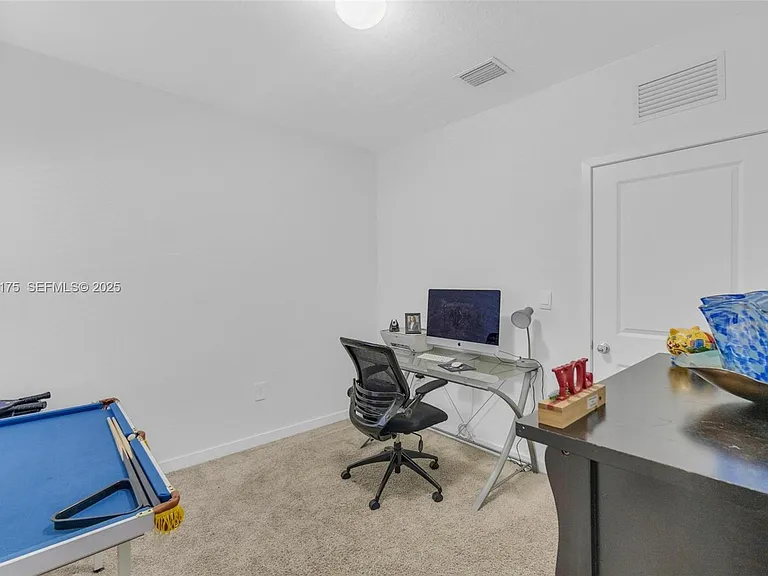 504 NE 1st Dr #504 — Photo 44