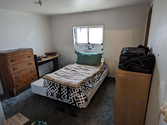 4th image of 812 Garden Valley St