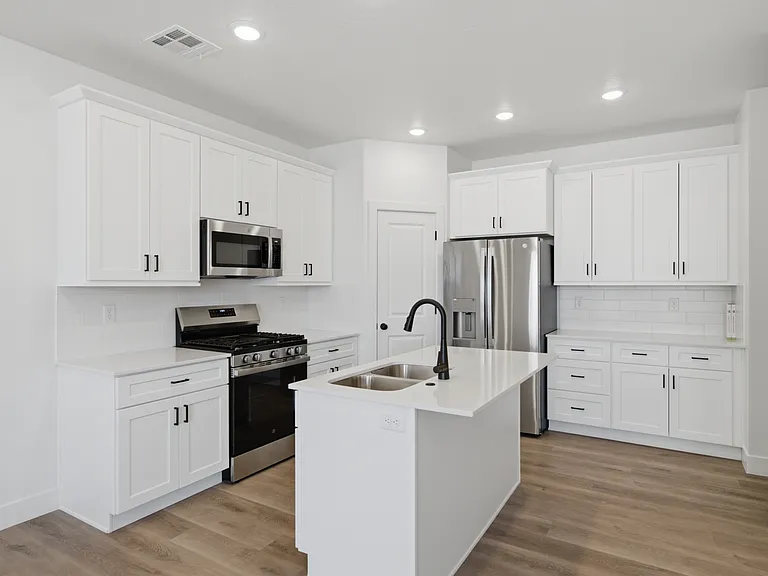 895 W Boxthorn Dr — Photo 11