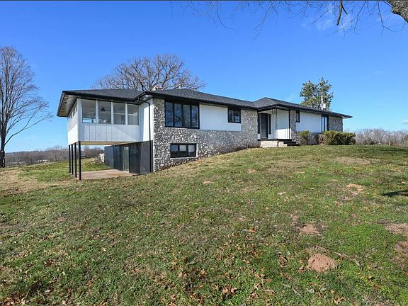 3rd image of 1611 S Farm Road 199