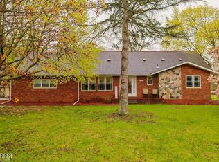 4500 Hedgethorn Cir, Burton, MI 48509